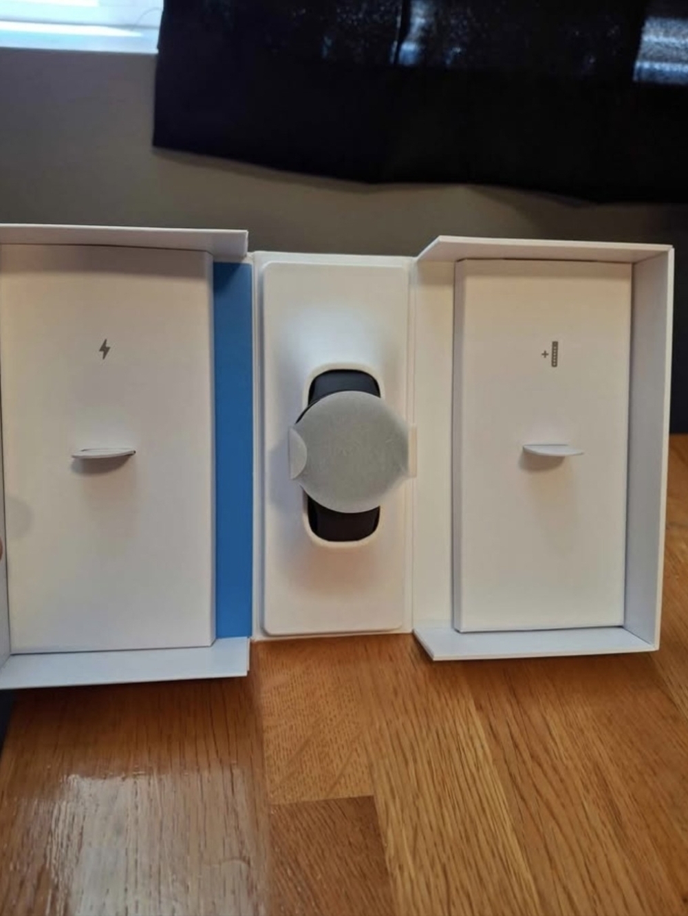 Google - Pixel Watch 2 Smartwatch With Obsidian Active Band - Picture 3 of 8